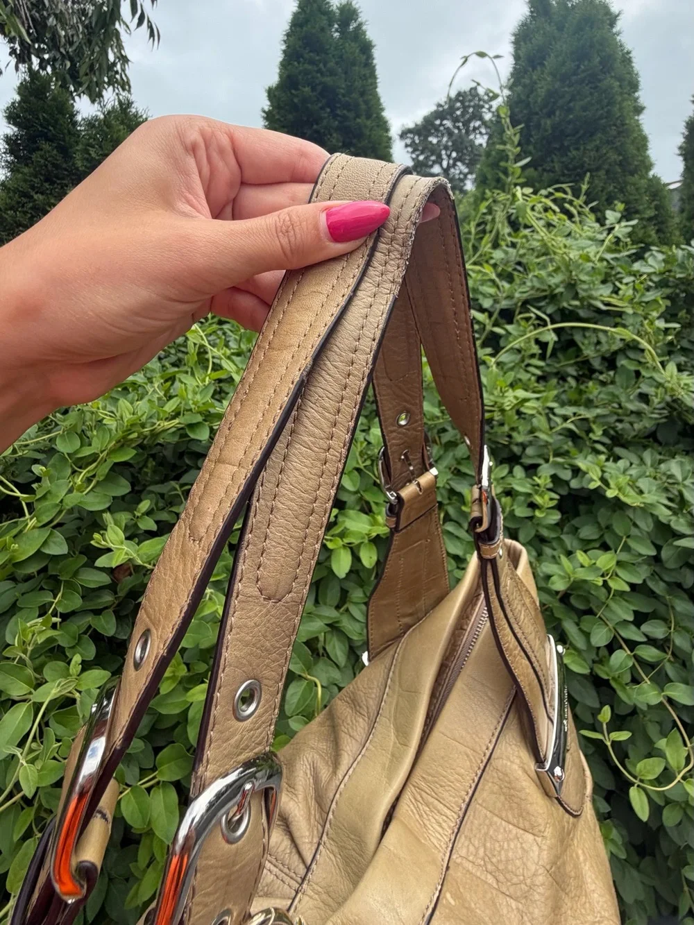B. Makowsky Croc Embossed Leather Boho Shoulder Bag Large Tan Taupe Hobo Purse